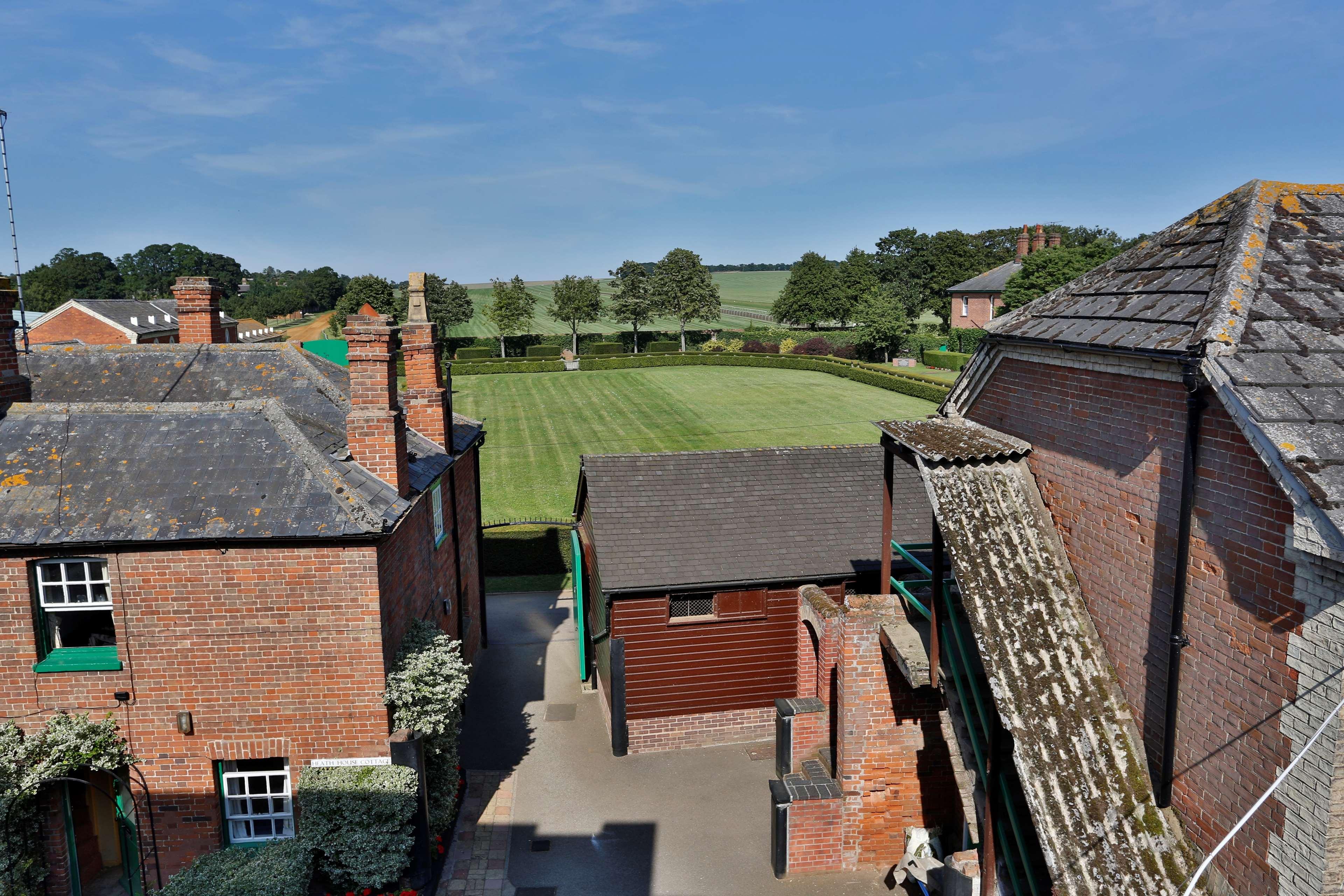 Best Western Heath Court Hotel Newmarket  Exterior photo