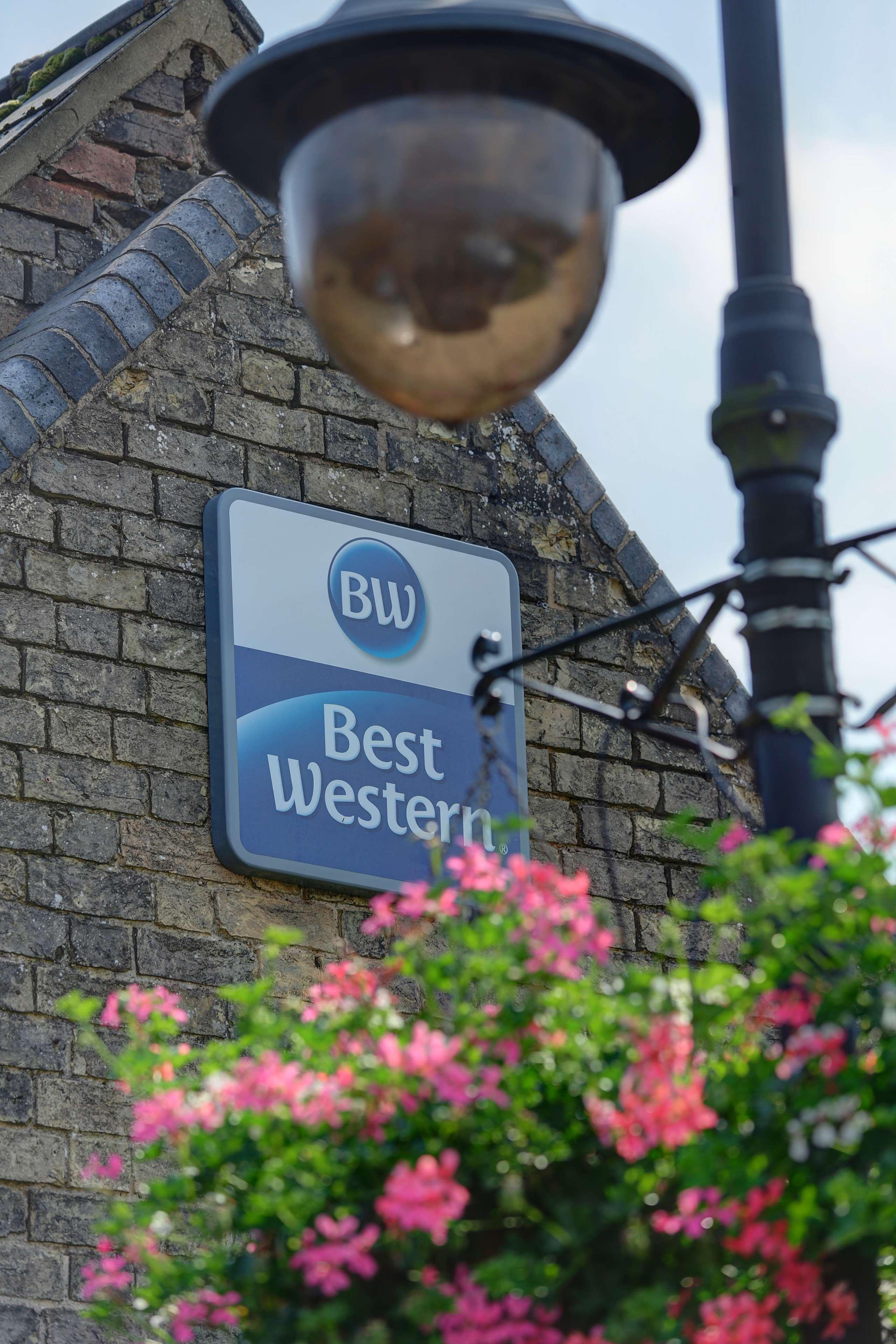 Best Western Heath Court Hotel Newmarket  Exterior photo